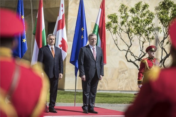 Ma tárgyal Orbán a CEU-n végzett államfővel