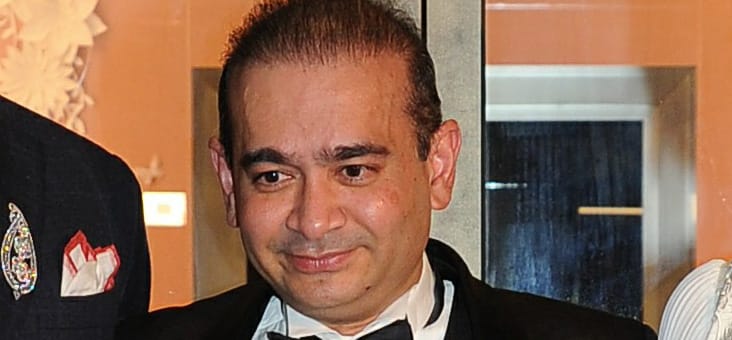 Londonban sétálgatott, és tb-számot is kapott az Interpol által körözött ékszermogul, akit végül egy újság buktatott le