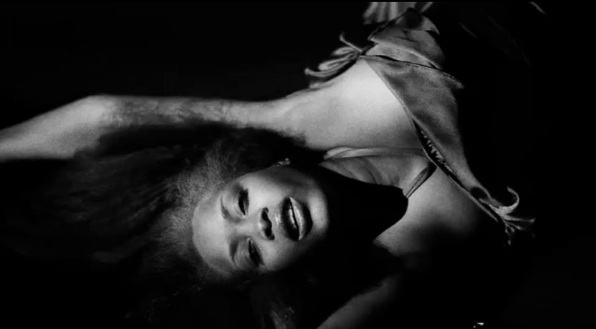 Zene kávéhoz: Erykah Badu - Out My Mind Just in Time (videó)