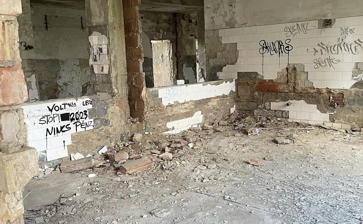 Lerohasztott ország vagy airsoft? – meglepő témában feszült egymásnak Magyar Péter és a kormánymédia