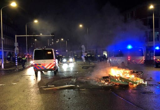 Koronavírus: egész Hollandiát megrázták a rendkívüli intézkedések elleni tüntetések