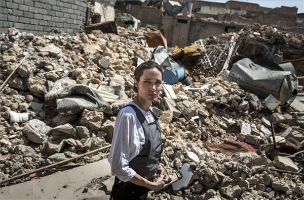 Angelina Jolie úton van a Marvel-univerzumba