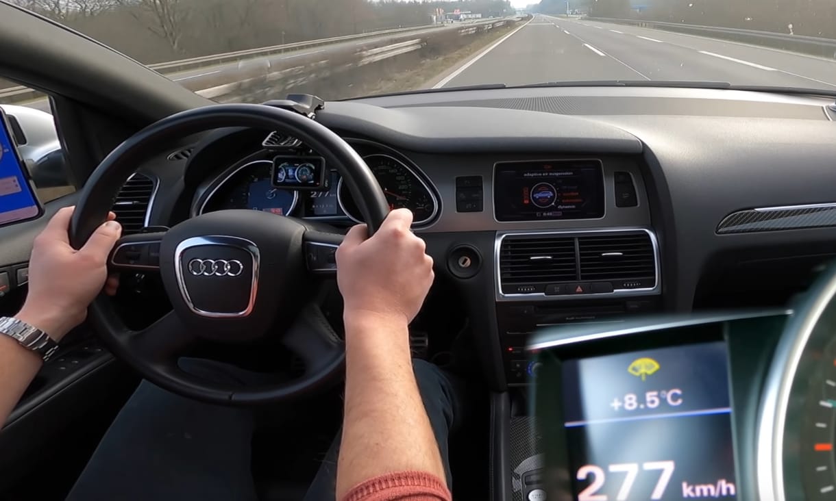 Dízelség kimaxolva: így hasít az autópályán egy biturbó V12 TDI