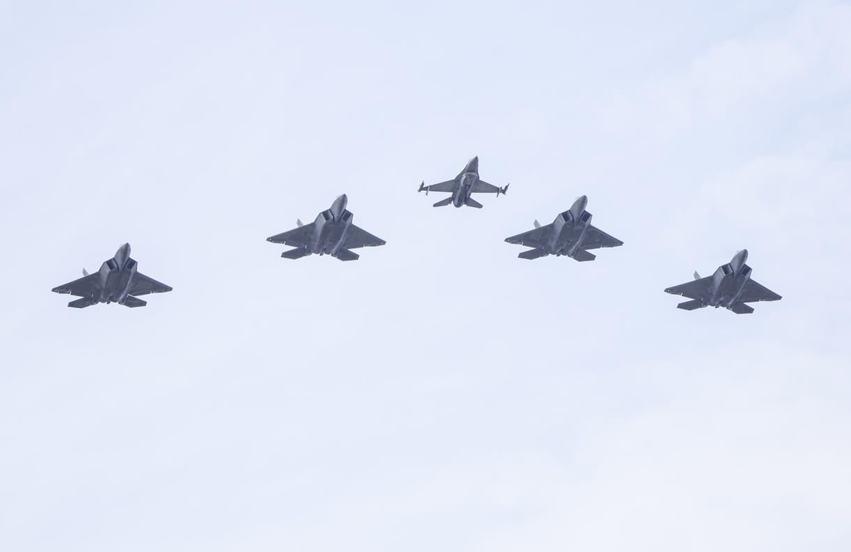 Volt NATO-főparancsnok: A harckocsik után vadászgépeket is kell adni Ukrajnának