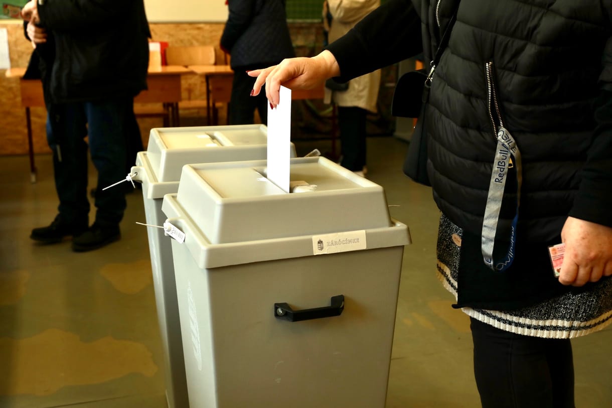 Füst miatt szakították meg a szavazást Somogy megyében