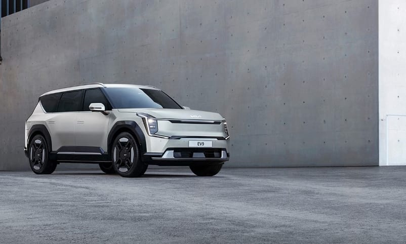 Gigantikus és igen szögletes a Kia új elektromos divatterepjárója, az EV9