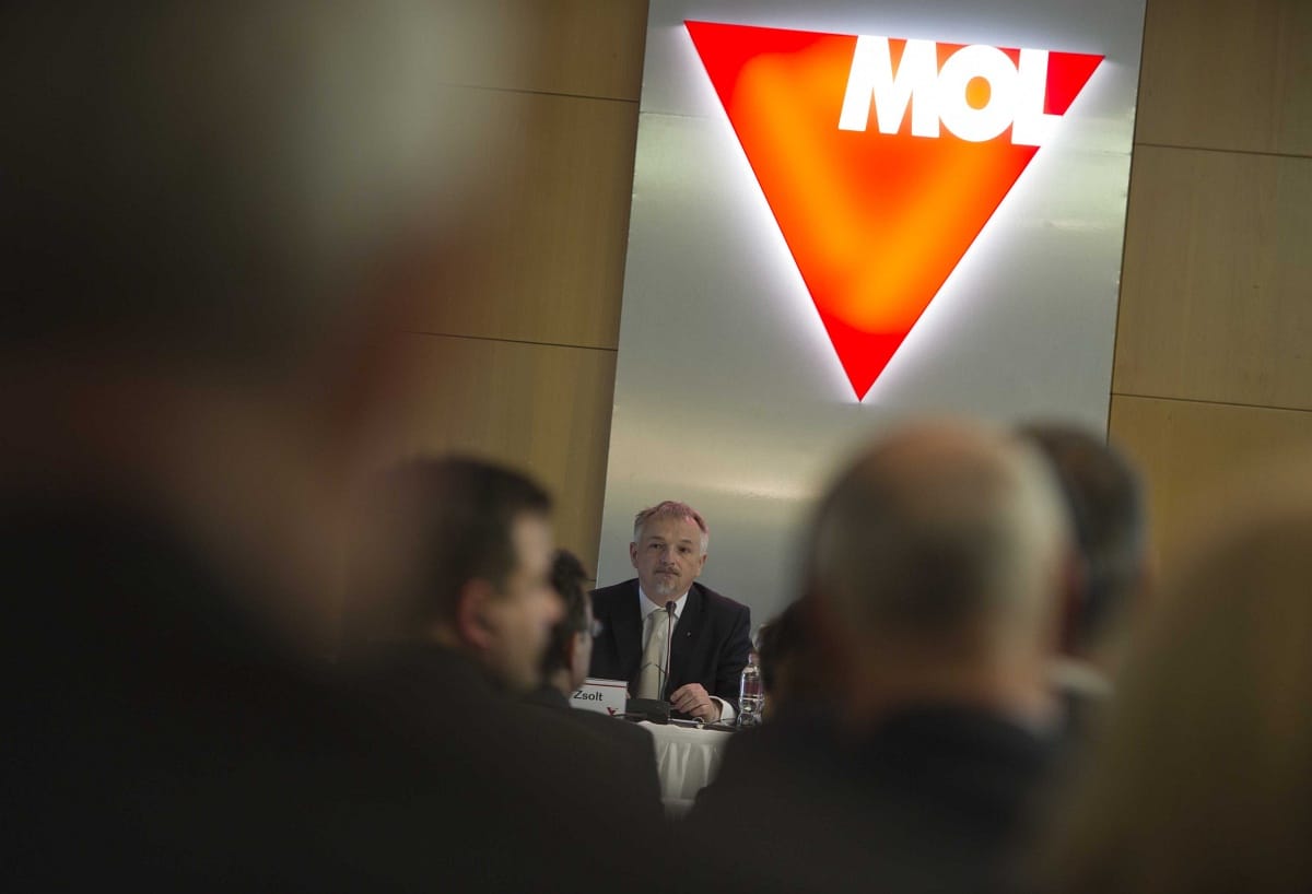 Mong: Hernádi ül