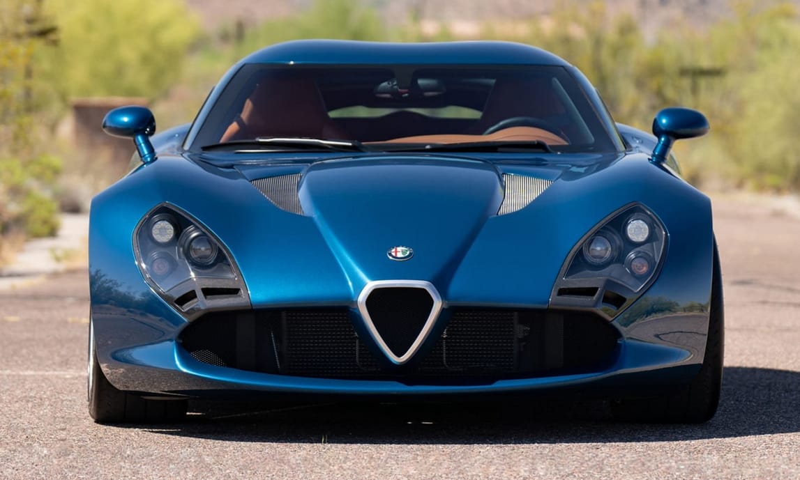 Olasz vipera: gigantikus motorral vár új gazdára ez a szuperritka Alfa Romeo