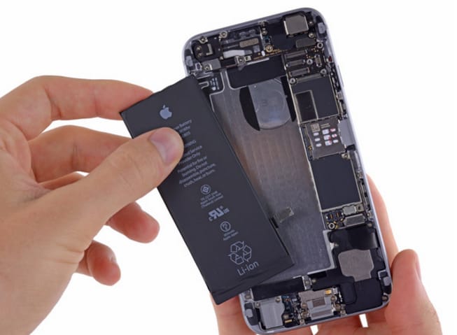 Két nap alatt már másodszor: újabb iPhone-akku gyulladt ki egy Apple Store-ban