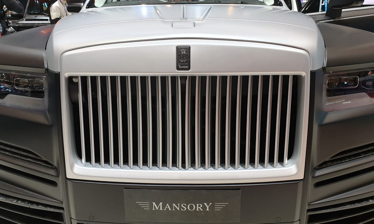 Polgárpukkasztás kimaxolva: milliárdosoknak szánt tuning Rolls-Royce-ba pattantunk be