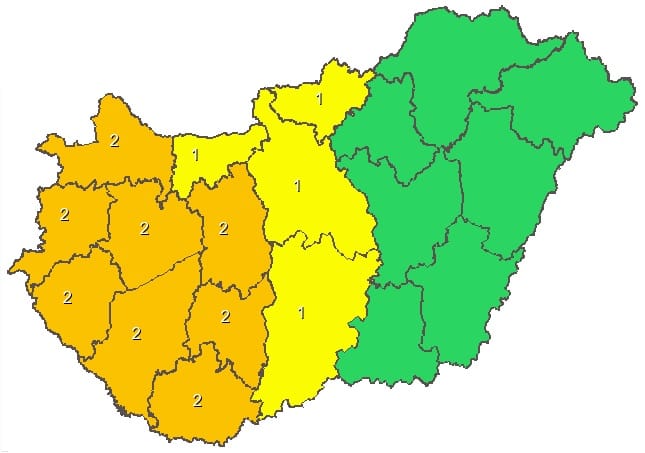 Zivatarok miatt riasztást adtak ki az ország nyugati és középső részére