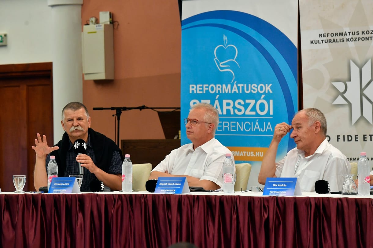 Kövér: A lelkészek és a plébánosok felelőssége, hogy a hívek megfelelő irányba szavazzanak