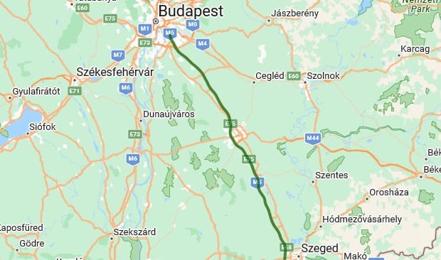 Baleset miatt lezárták az M5-öst: felborult egy katonai utánfutós terepjáró