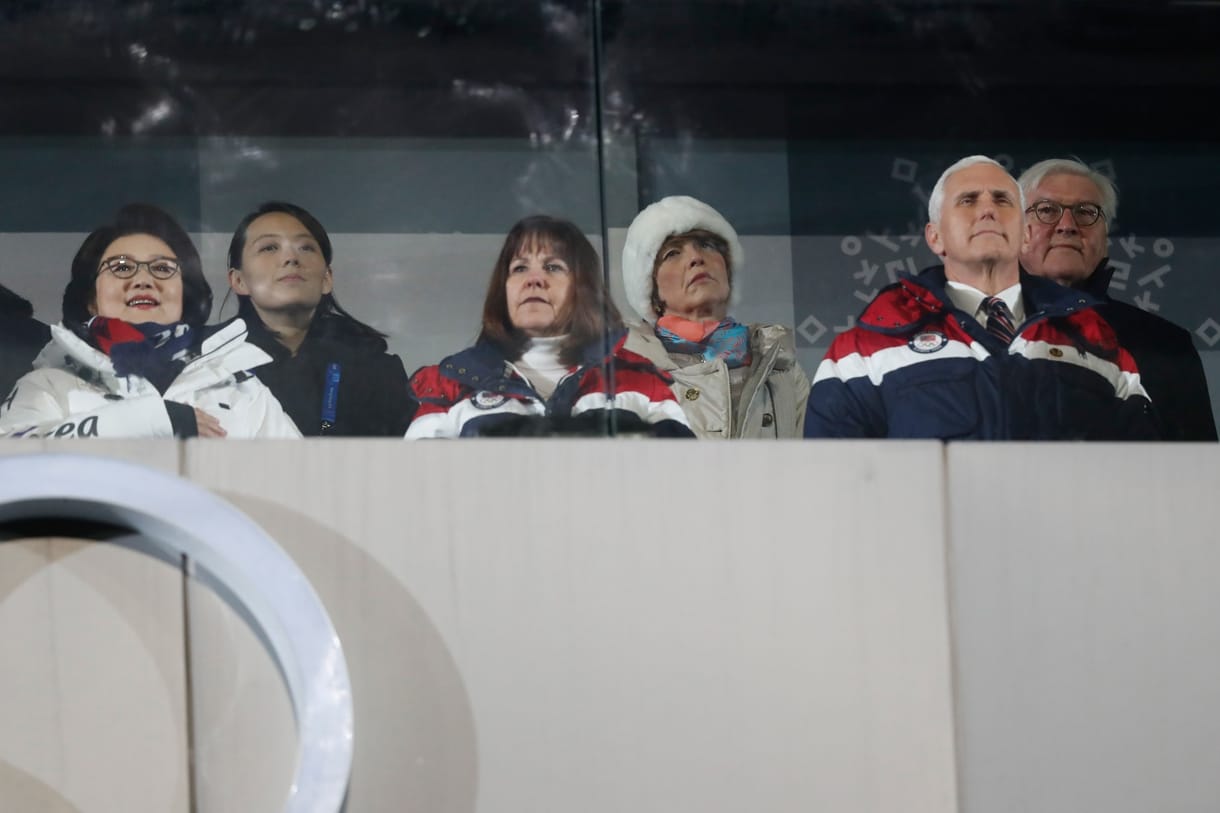 Mike Pence nem ült egy asztalhoz az észak-koreaiakkal