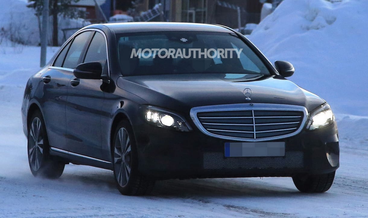 Kémfotókon a 2019-es új Mercedes C-osztály