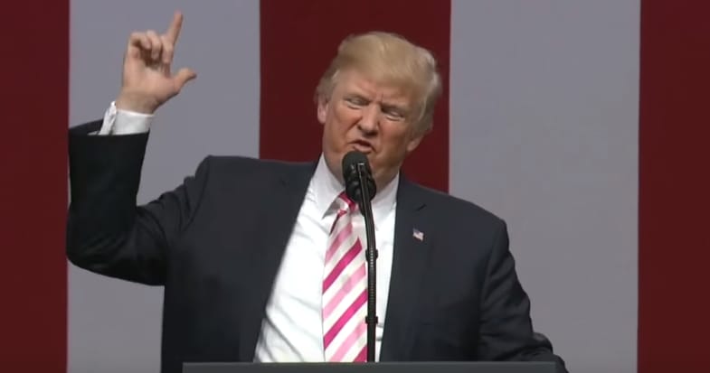 Trump kész fontolóra venni a katonai csapást a szír hadsereg ellen