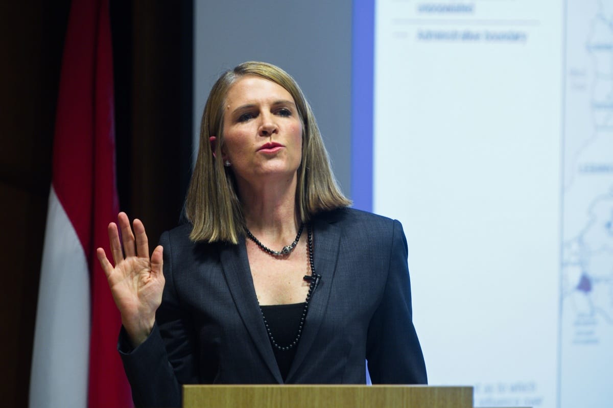 Colleen Bell: van együttműködés, de korrupció is