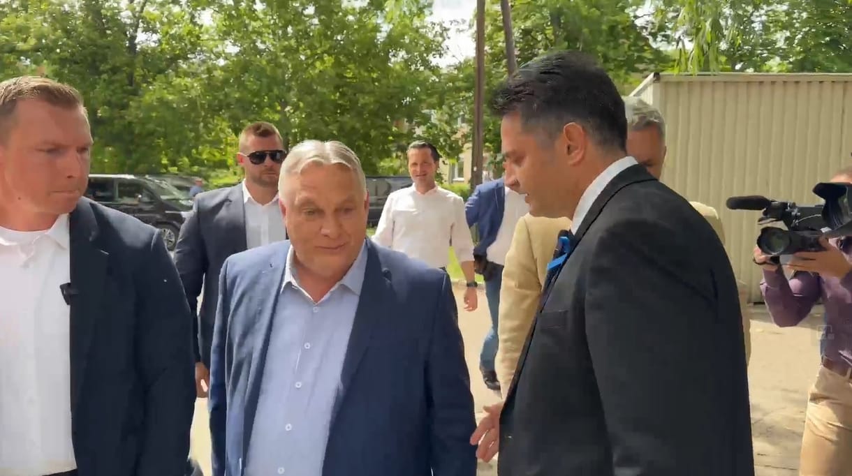 Márki-Zay Péter Orbánnak akarta átadni 10 pontos határozatát, Lázárral kellett beérnie