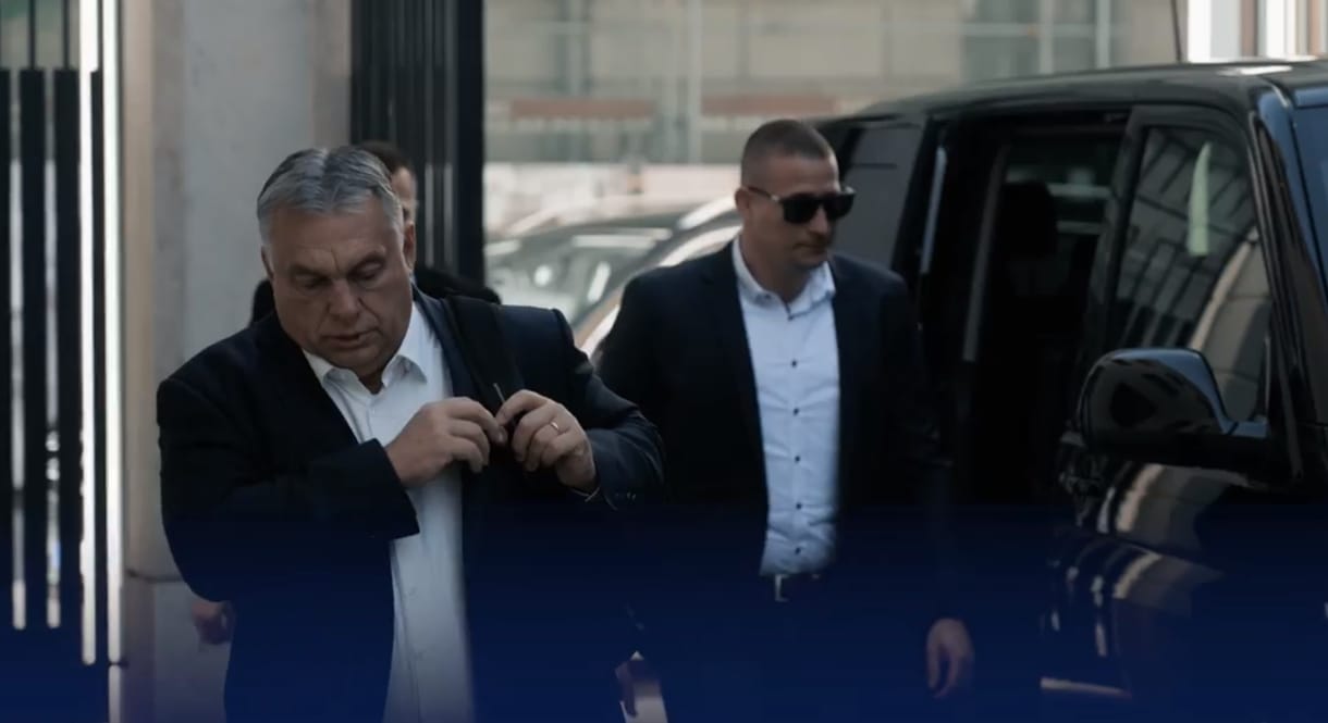Orbán drámai hangulatú videón jelentette be, hogy összeült a kormány az energiaválság miatt