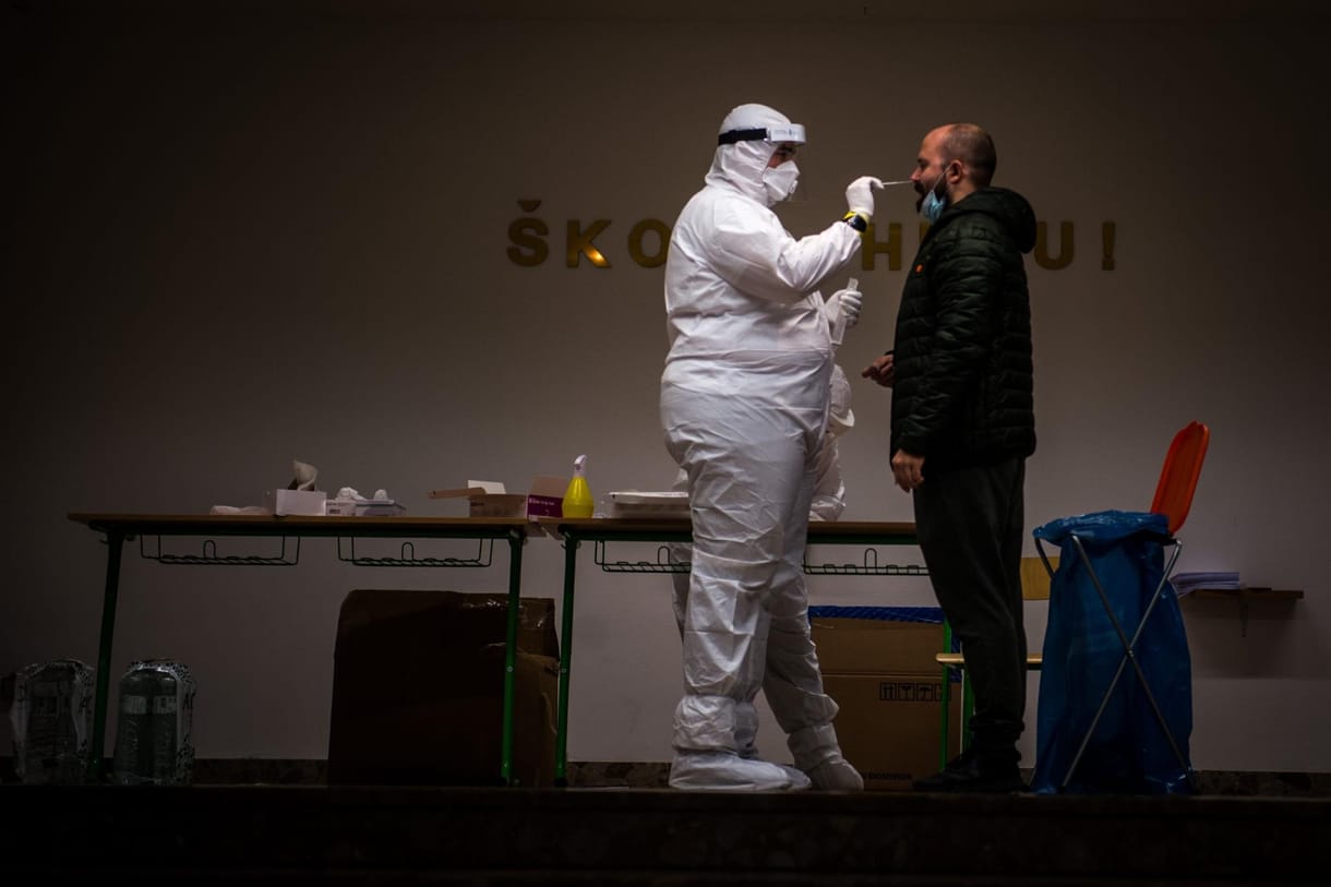 Egész napos kijárási tilalmat vezetnek be Szlovákiában