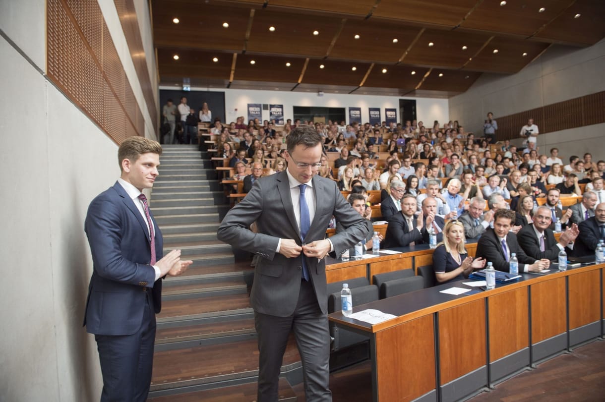 Szijjártó: hagyjuk békén a briteket