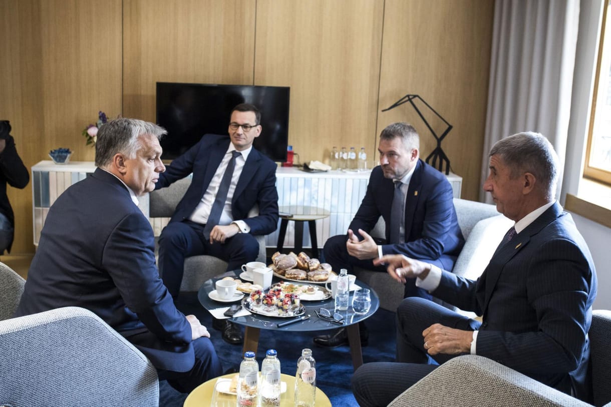 A koronavírus miatt rendkívüli V4 kormányfői csúcs kezdődött Prágában