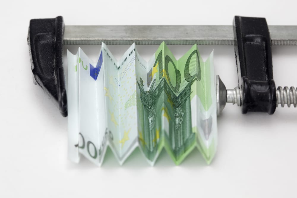 Mindenki az eurót shortolja