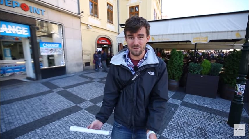 Egy idegenvezető buktatta le a belváros pofátlan turistacsapdáját – videó