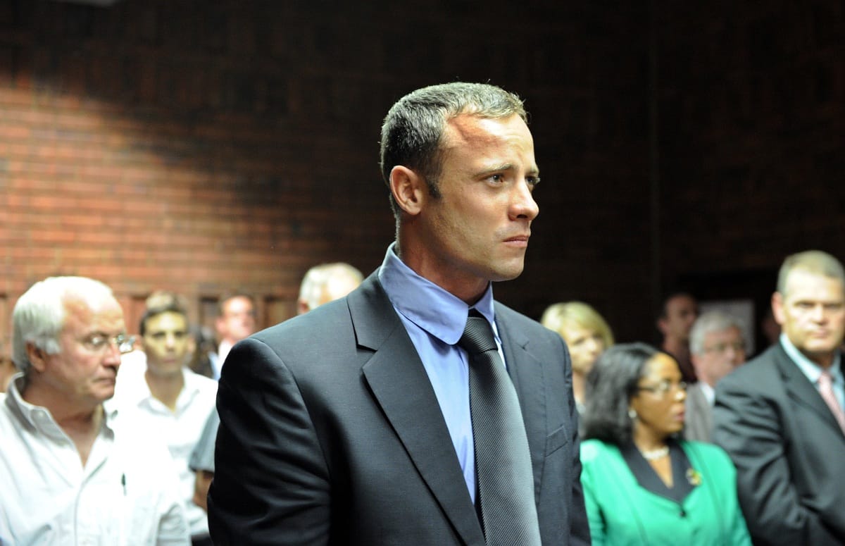 Megkopaszthatják Pistoriust halott barátnője szülei