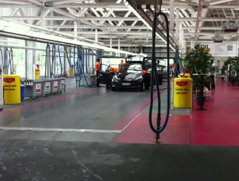 Így működik a világ talán legnagyobb autómosó-komplexuma - videó