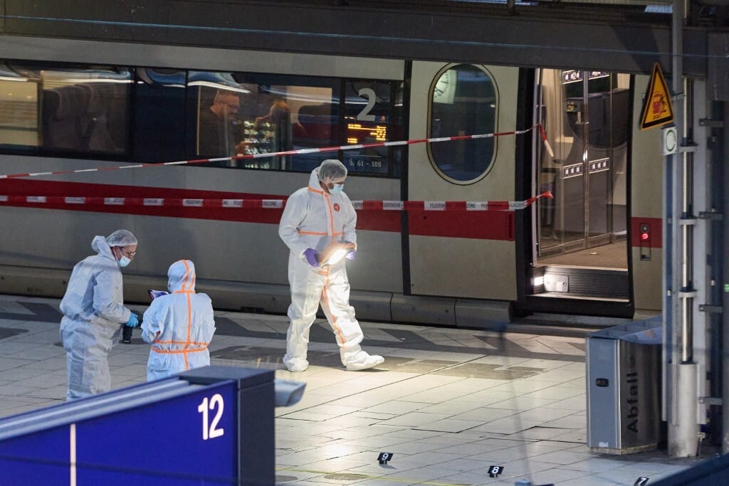 Hamburgi késelés: a támadás előtti napon engedték ki a pszichiátriáról az elkövetőt