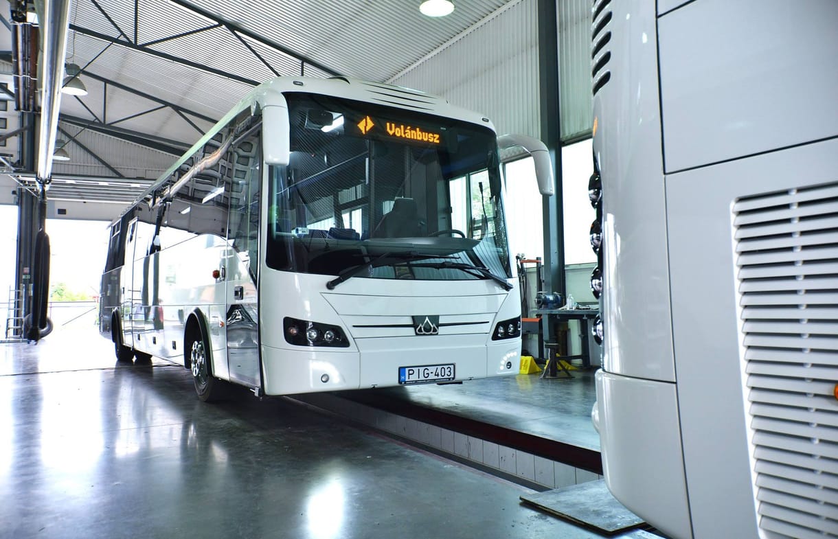 Forgalomba áll 100 új magyar busz az utakon - fotók