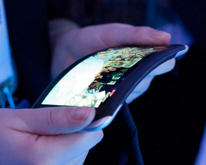 Flexibilis kijelzőt mutatott be a Nokia (videó)