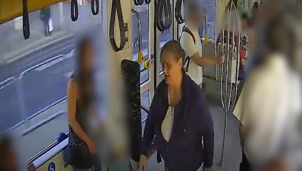 Videó: villamoson verekedett egy nő Kőbányán