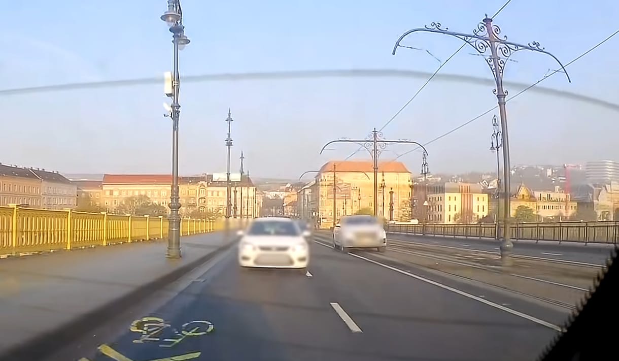 Eljárás indult a villamossínen előző audis ellen