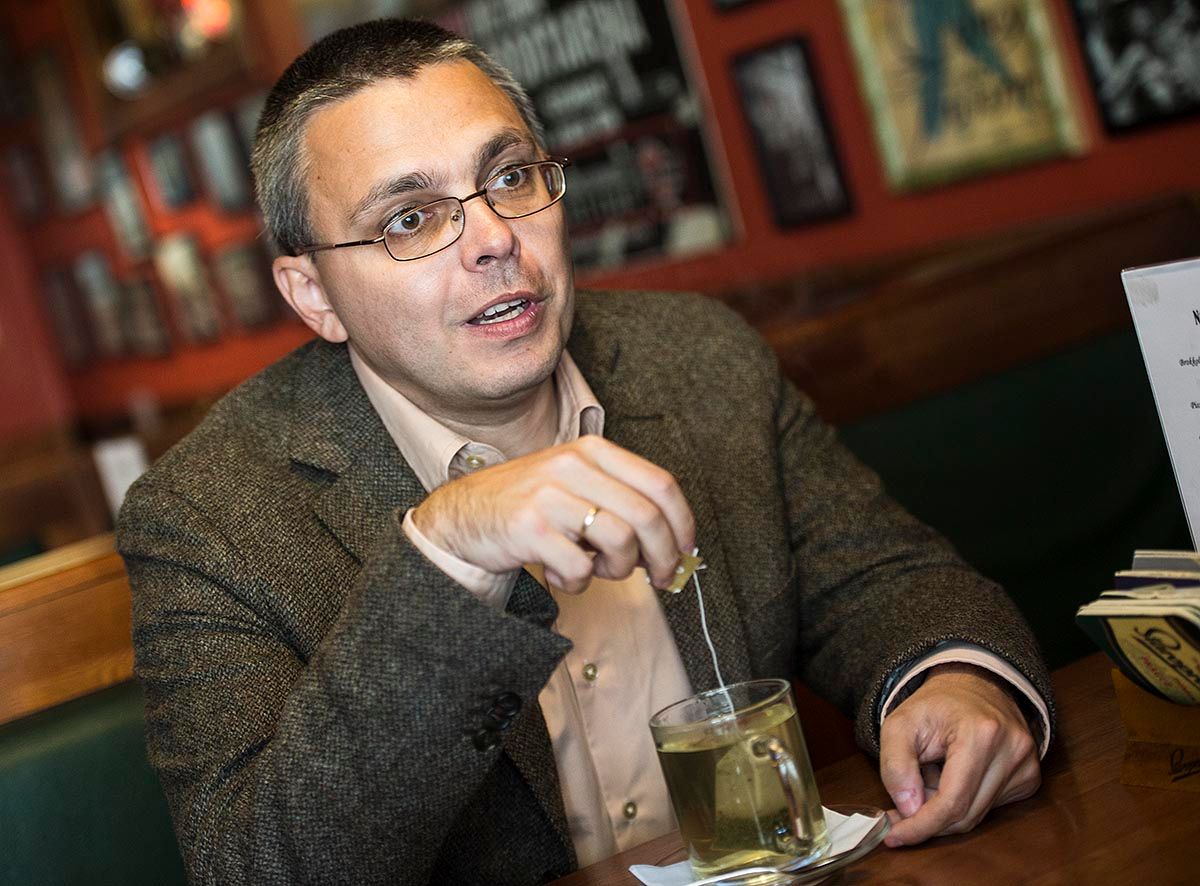 „A hatalomnak szüksége van arra, hogy mindenki harcoljon ellene”