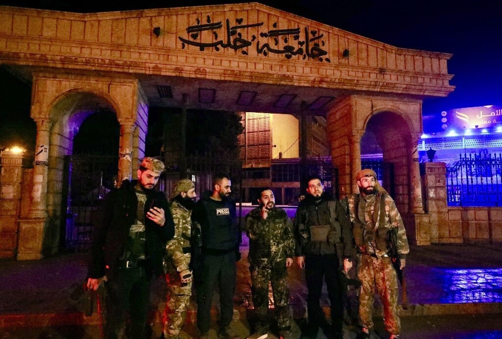 A szíriai lázadók a semmiből betörtek Aleppóba, de Oroszország és Irán most nem tud segíteni az Aszad-rezsimen