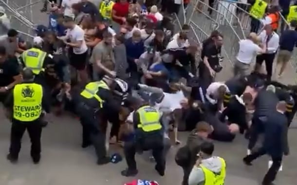 Zárt kapus meccsre büntették az angol válogatottat az Eb-döntő szurkolói rendbontása miatt