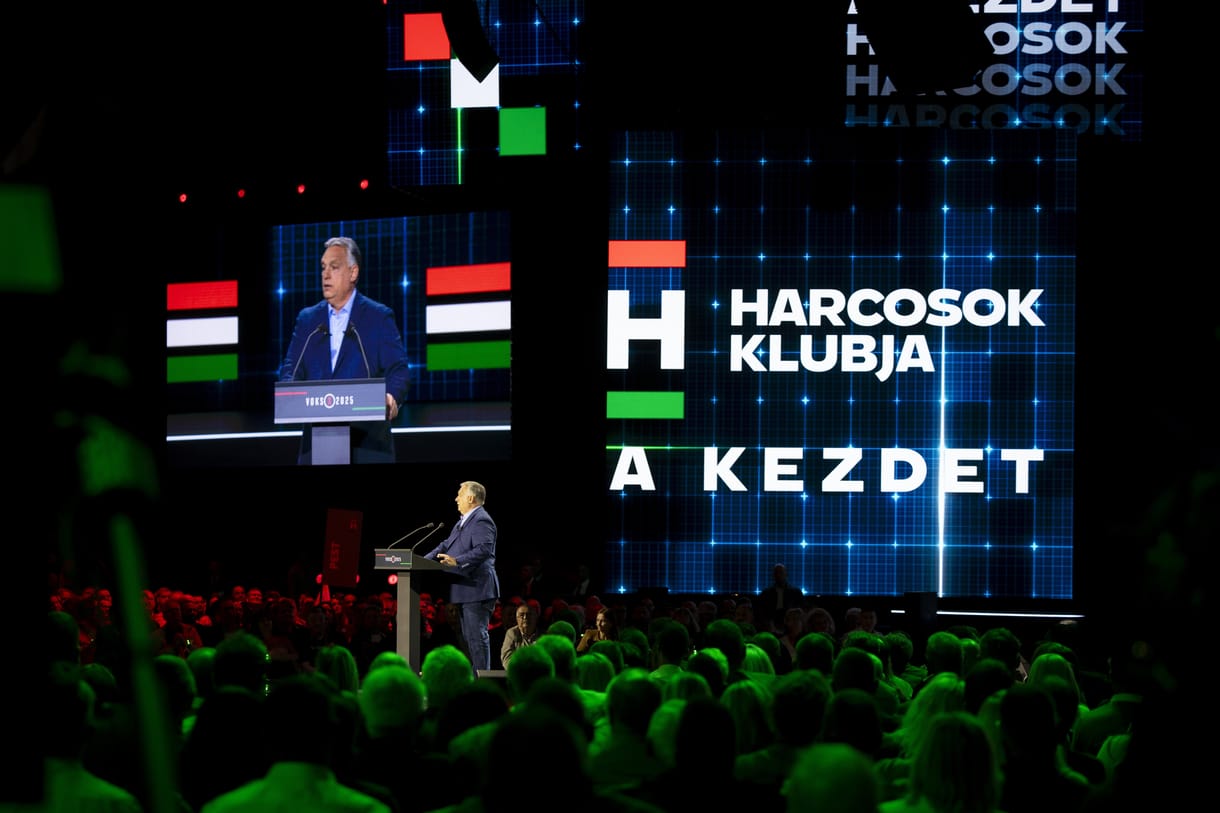 A Harcosok Klubjában látja most Orbán a hatalom őrzőit – látványos a körítés, de mintha láttunk volna már hasonló csodafegyvert