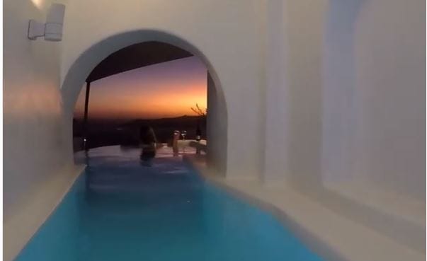 Ez lehet a világ egyik legmenőbb medencés hotelszobája – videó