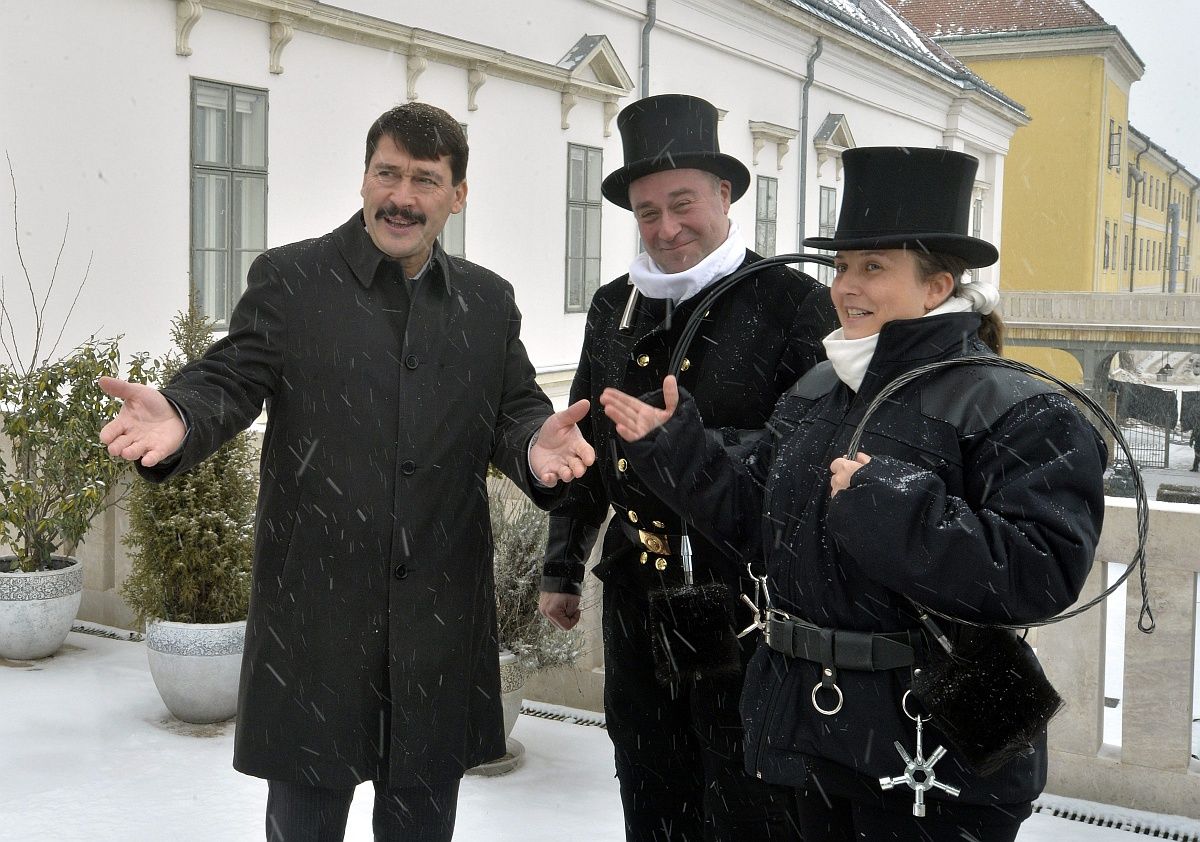 Egy emberként állt be Áder mögé a Fidesz-elnökség