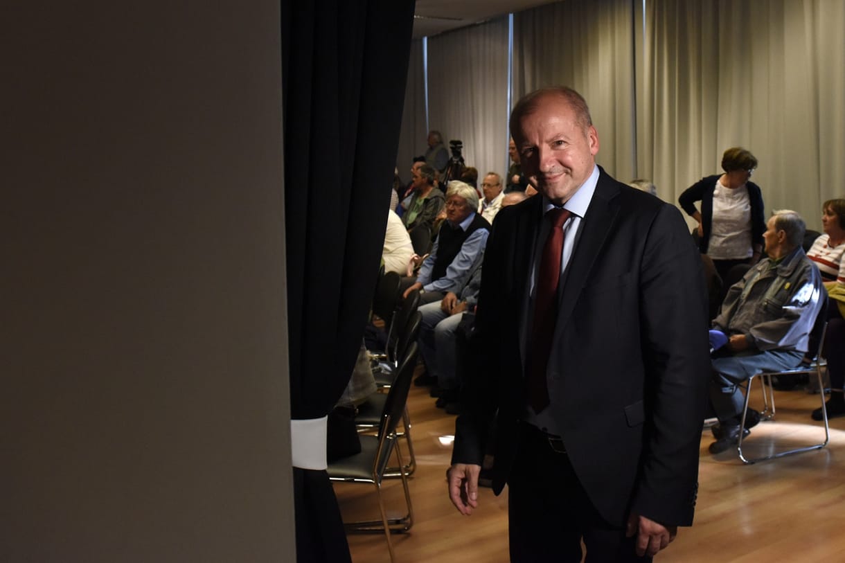 Simicskó az iskolai lőterekről: Ez egy valótlan híresztelés