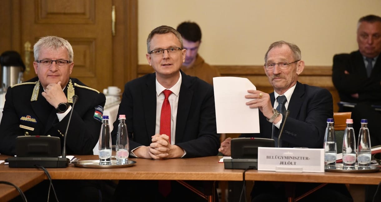 Pintér ritka ellenzéki elismerést söpört be a rendészeti bizottsági meghallgatásán
