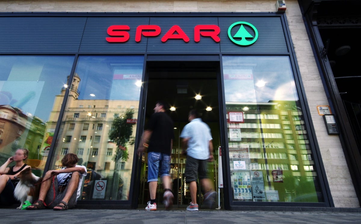 A Spar behúzza a féket, de nem vonul ki