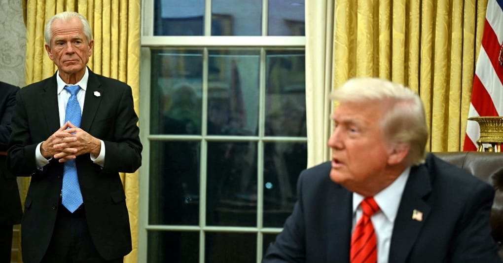 Megjárta a börtönt, saját magától idéz és még Musk is beszólt neki: bemutatjuk Trump vámmániás tanácsadóját