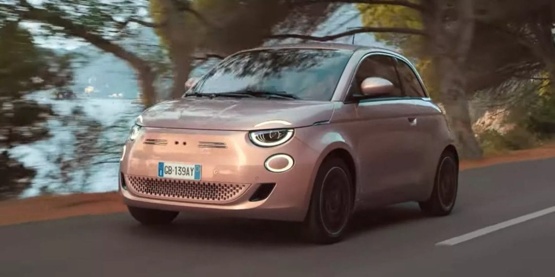 Kreatívan szúrt oda egyet az olasz kormánynak a Fiat