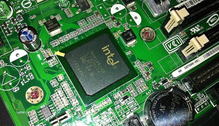 Találtak valami ijesztőt az Intel chipkészleteiben