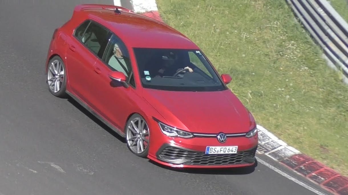 Nagyon megy az új Golf leginkább versenysportos változata a Nürburgingen