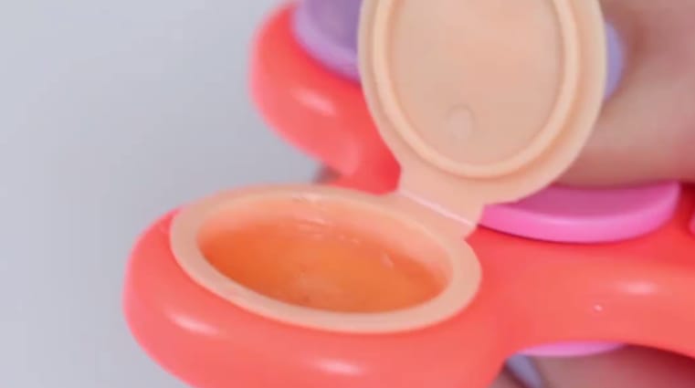 Van még hová fokozni az őrületet: itt az ajakbalzsamos fidget spinner