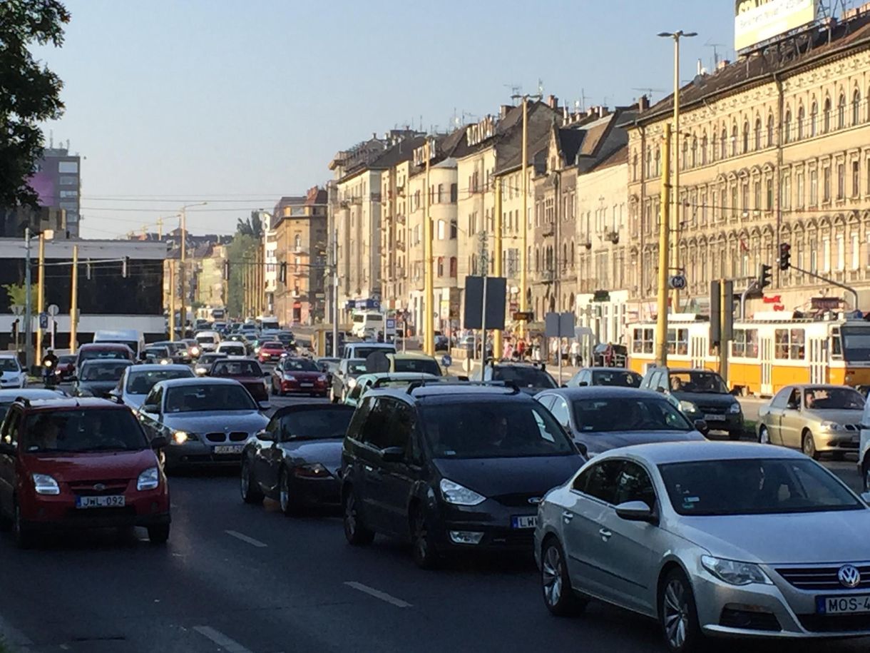 Napi 700 forint dugódíjat javasol az LMP